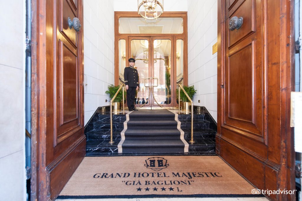 entrance--v2642937